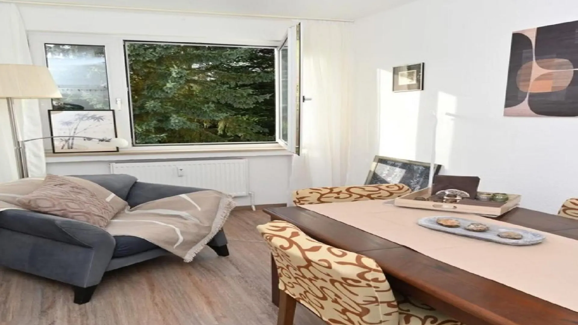 Holiday home Tasteful Apartment With Balcony Hannover